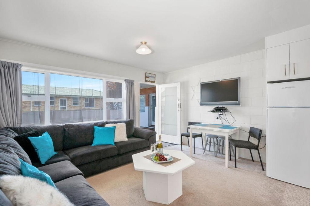 Central Stay - Taupo Flat エクステリア 写真
